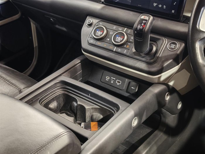 2020 Land Rover Defender 110 P400 SE L663 MY20.5 AWD Fuji White