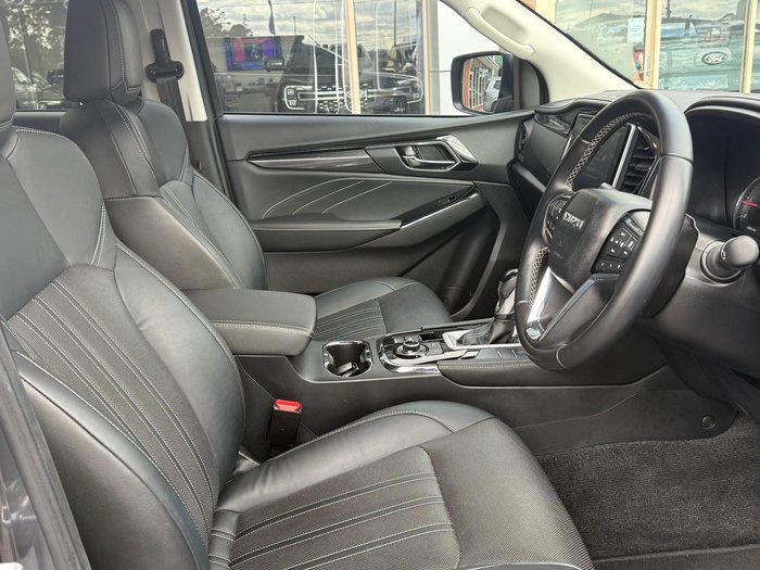 2024 Isuzu MU-X LS-T