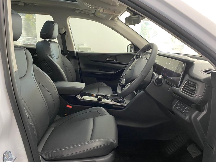 2025 Mahindra XUV700 AX7L