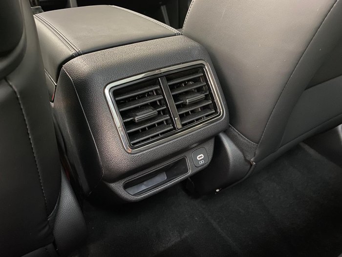 2025 Mahindra XUV700 AX7L
