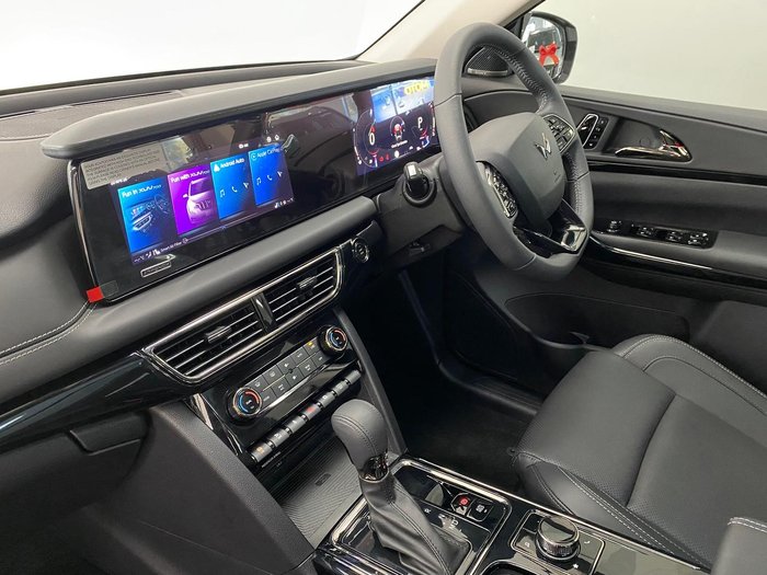 2025 Mahindra XUV700 AX7L
