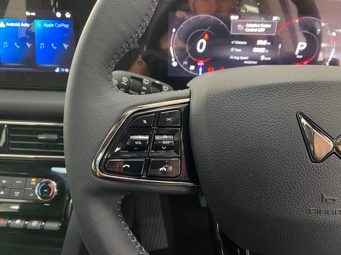 2025 Mahindra XUV700 AX7L