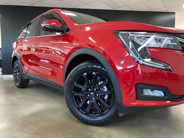 2025 Mahindra XUV700 AX7L