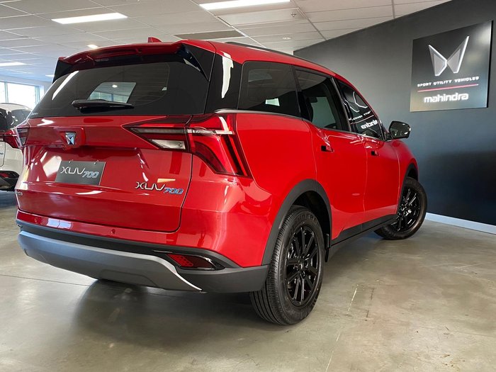 2025 Mahindra XUV700 AX7L