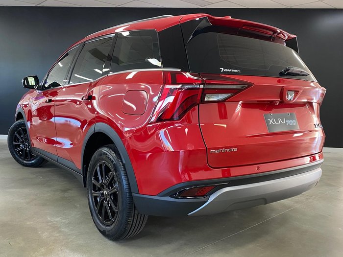 2025 Mahindra XUV700 AX7L
