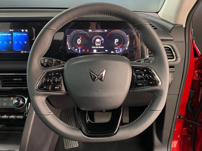 2025 Mahindra XUV700 AX7L