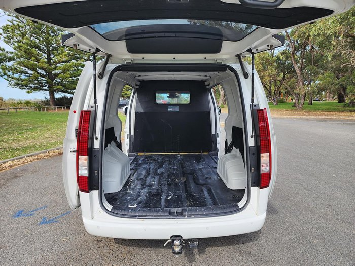 2024 Hyundai STARIA LOAD