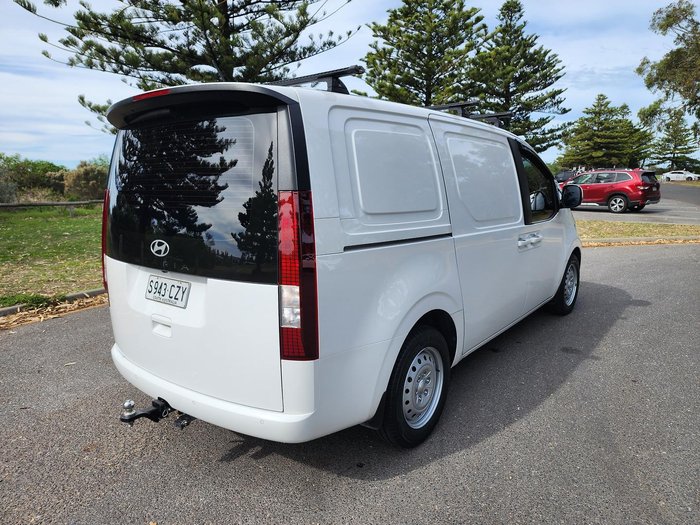 2024 Hyundai STARIA LOAD