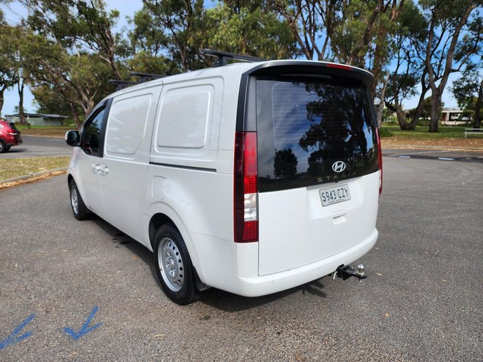 2024 Hyundai STARIA LOAD