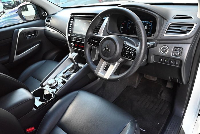 2024 Mitsubishi Pajero Sport Exceed