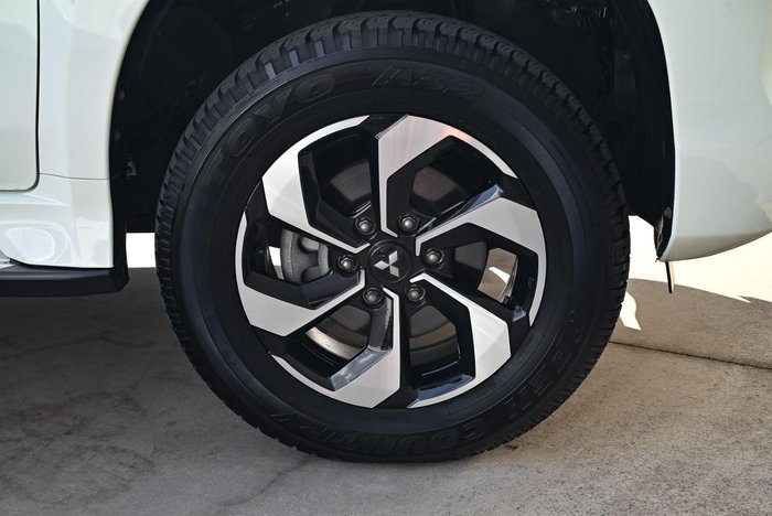 2024 Mitsubishi Pajero Sport Exceed