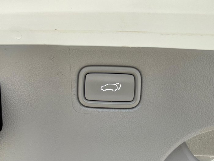 2017 Kia Carnival SLi YP MY18 Snow White Pearl