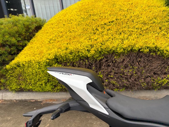 2025 CFMOTO 450 NK NEBULA WHITE