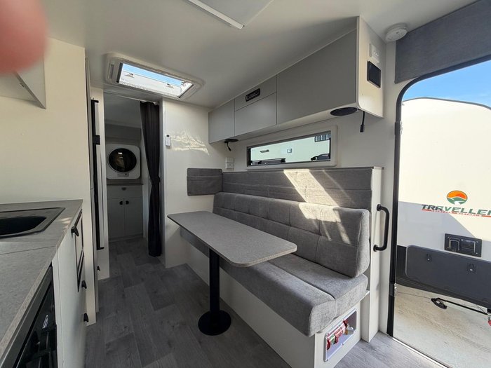 2026 Traveller Destination Track 20 Bunks My25