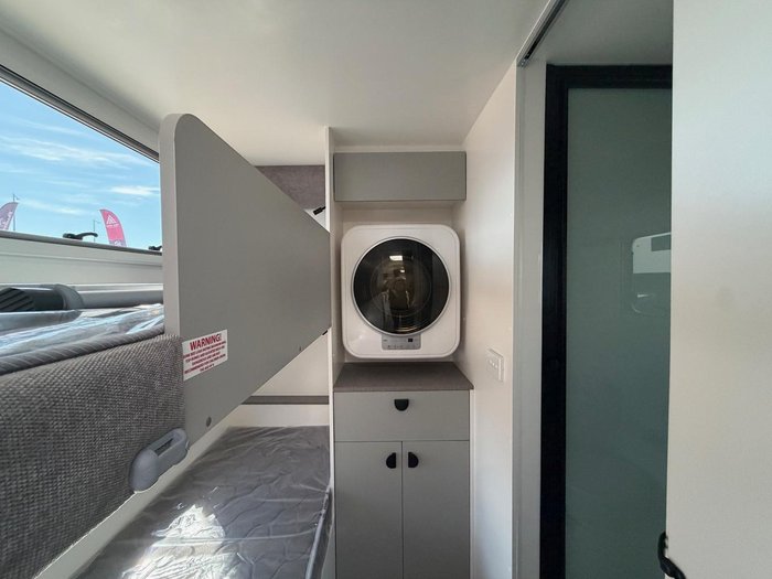 2026 Traveller Destination Track 20 Bunks My25