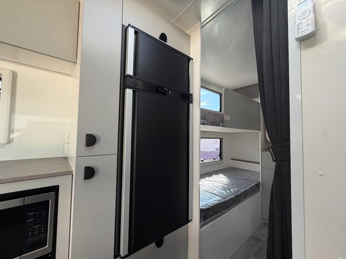 2026 Traveller Destination Track 20 Bunks My25