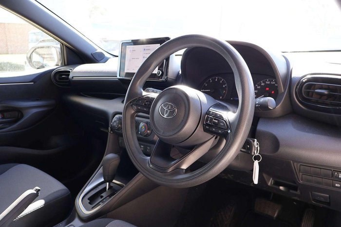 2024 Toyota Yaris Ascent Sport