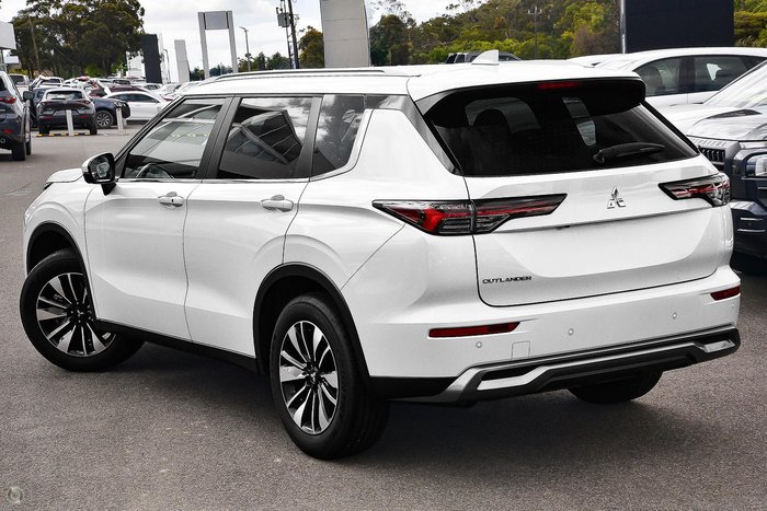 2026 Mitsubishi Outlander LS