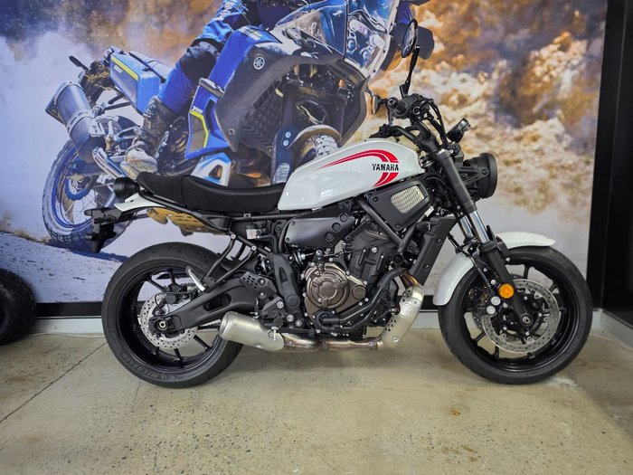 2025 Yamaha XSR700 WHITE