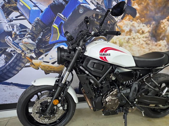 2025 Yamaha XSR700 WHITE