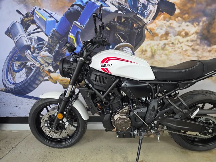 2025 Yamaha XSR700 WHITE
