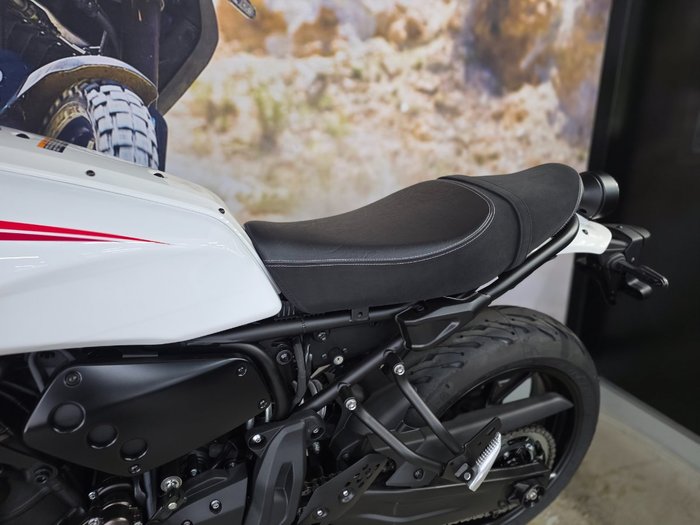 2025 Yamaha XSR700 WHITE