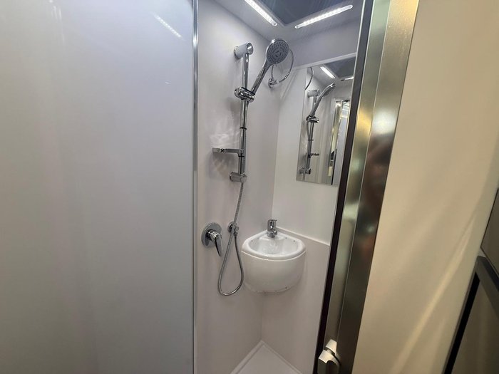 2025 JB Caravans Gator X 18' Fd Family