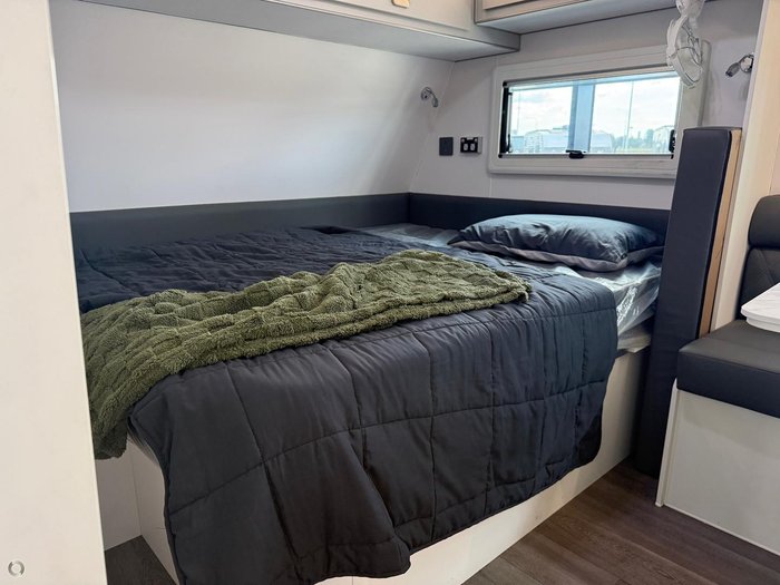 2025 JB Caravans Gator X 18' Fd Family