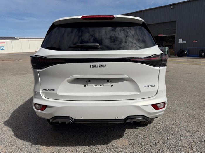 2026 Isuzu MU-X LS-T