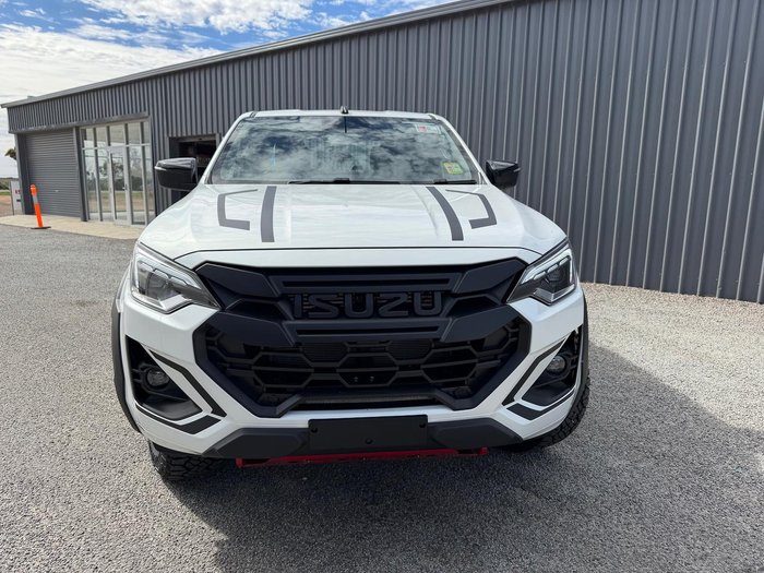 2026 Isuzu D-MAX BLADE