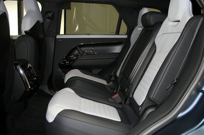 2025 Land Rover Range Rover Sport P635 SV Edition Two