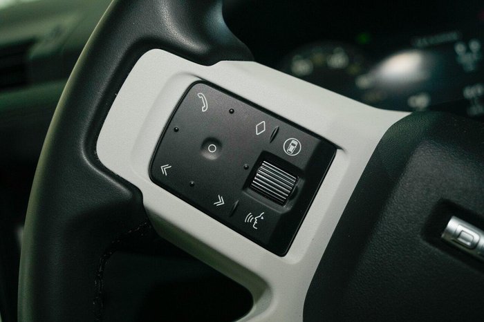 2025 Land Rover Defender 90 D250 S