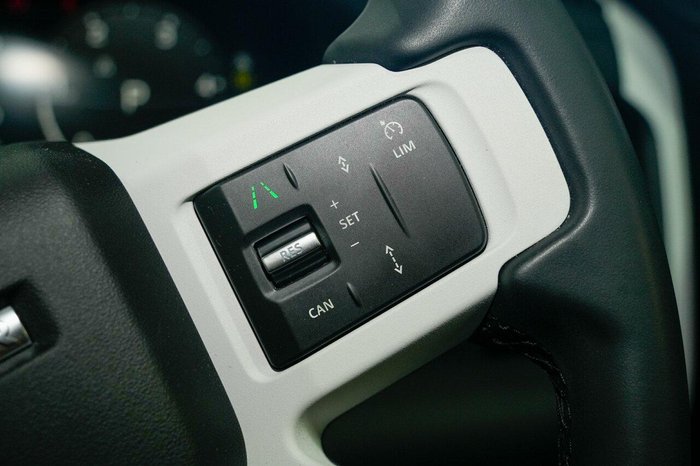 2025 Land Rover Defender 90 D250 S