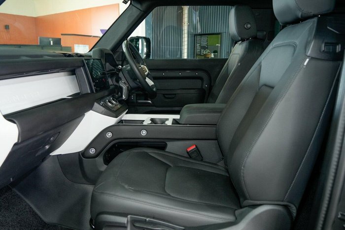2025 Land Rover Defender 90 D250 S