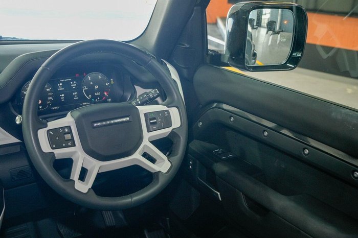 2025 Land Rover Defender 90 D250 S