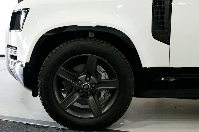2025 Land Rover Defender 110 D350 X-Dynamic SE