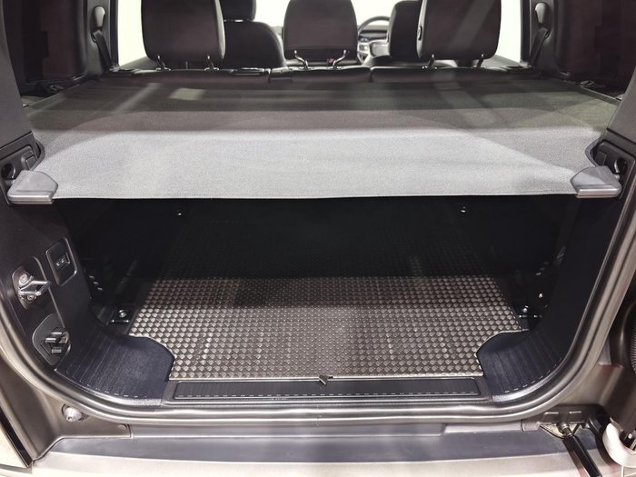 2025 Land Rover Defender 110 D350 X-Dynamic SE