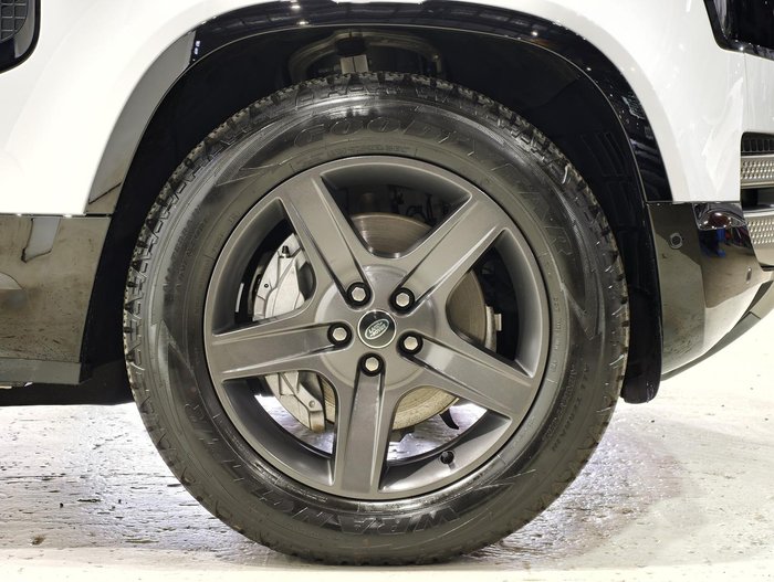 2025 Land Rover Defender 110 D350 X-Dynamic SE