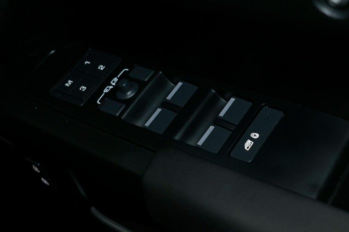 2025 Land Rover Defender 110 D350 X-Dynamic SE