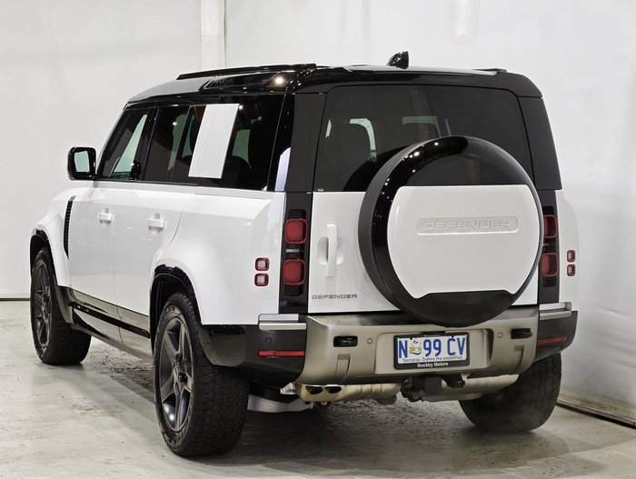 2025 Land Rover Defender 110 D350 X-Dynamic SE
