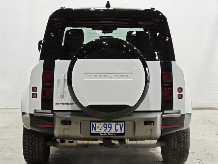 2025 Land Rover Defender 110 D350 X-Dynamic SE