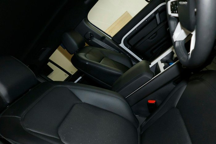2025 Land Rover Defender 110 D350 X-Dynamic SE