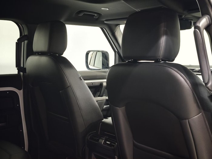 2025 Land Rover Defender 110 D350 X-Dynamic SE