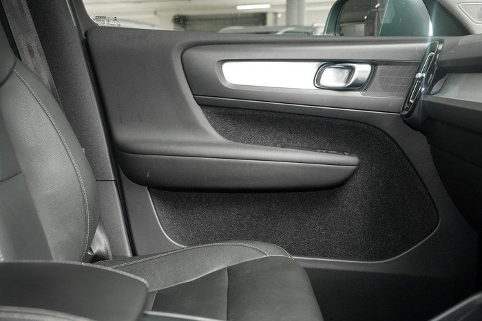 2018 Volvo XC40 T5 Momentum