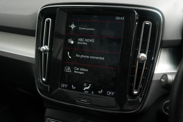 2018 Volvo XC40 T5 Momentum