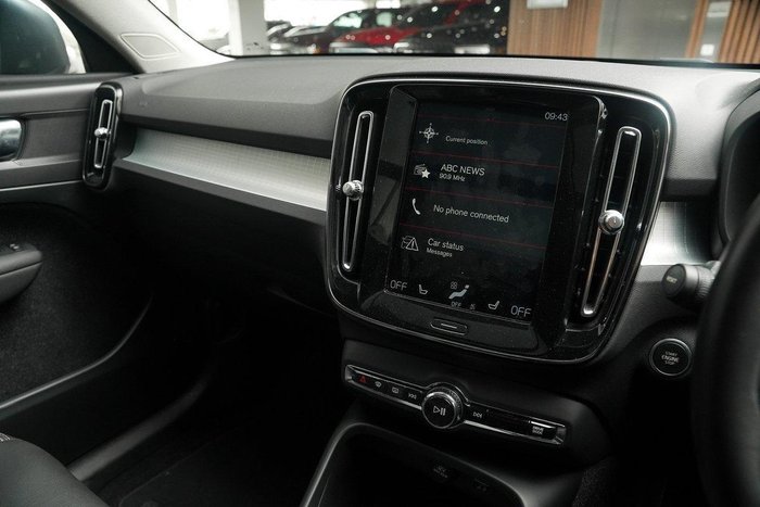 2018 Volvo XC40 T5 Momentum