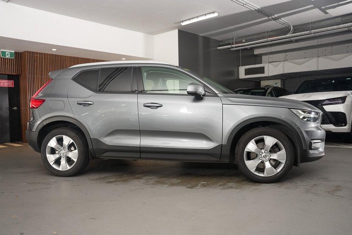 2018 Volvo XC40 T5 Momentum