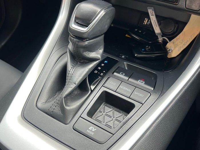 2024 Toyota RAV4 XSE