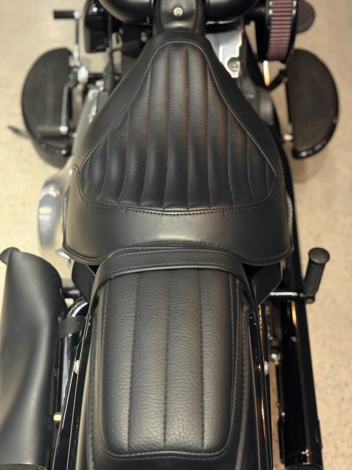 2013 Harley-Davidson Softail Slim (FLS) Softail Black