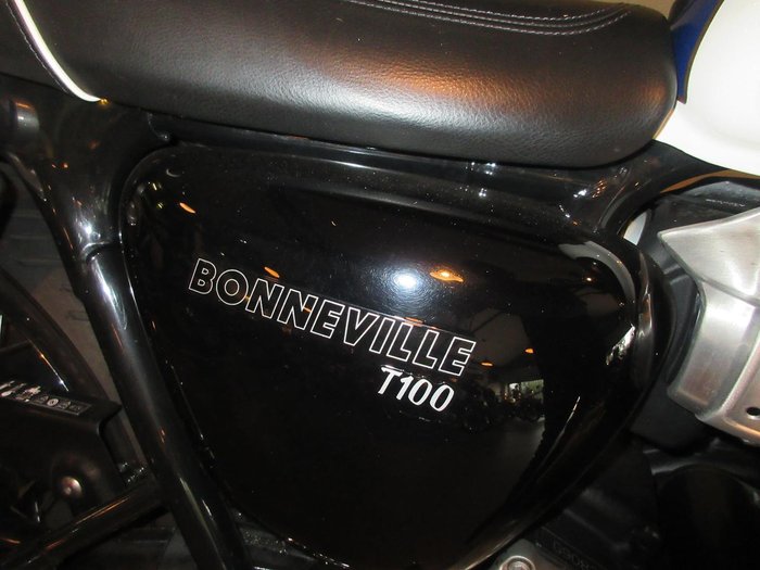 2018 Triumph Bonneville T100 (900cc)